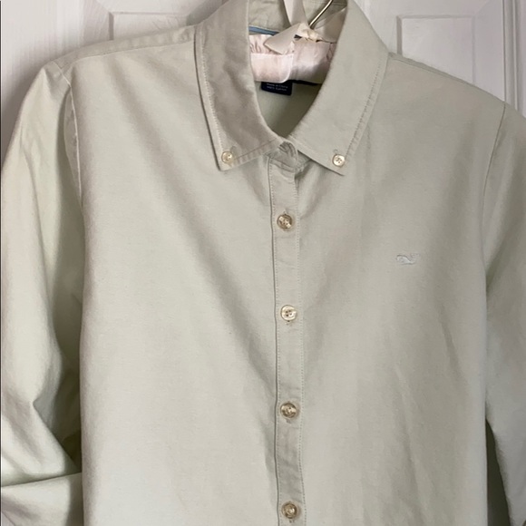 Vineyard Vines Tops - Vineyard Vines Pale Green Button Down L/S  Sz 6